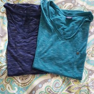 Bundle of 2 T-shirts with pockets
